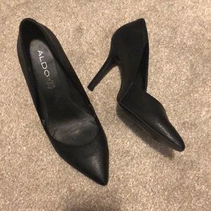 Black Aldo leather pumps